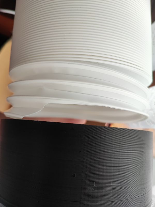 Adapter to lead out a pipe from a portable air conditioner - DIY 3D printing