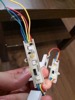 Jak podłączyć taśmę 6 pionowa RGB WW do sterownika RGBW? Jak podłączyć taśmę 6 pionowa RGB WW do sterownika RGBW?