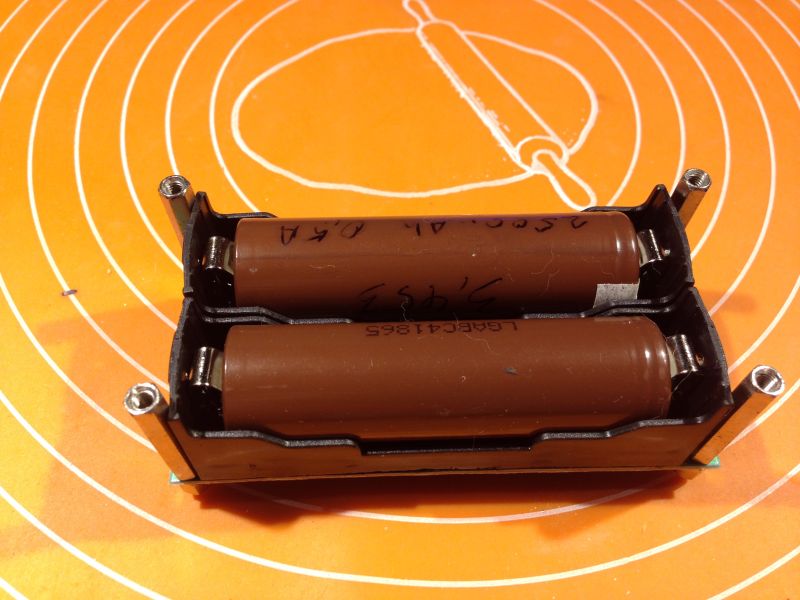 UPS wersja 2 - 5V 2A dla 9V 1,6A a dla 12V 1,2A na akumulatorki 2x18650