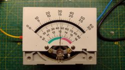 Analogowy miernik diagnostyczny samochodowy SUS-9 z galwanometrem.