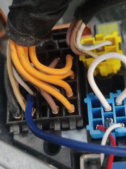 Laguna 2 gdzie podłączyć remote control sterowanie wzmacniaczem