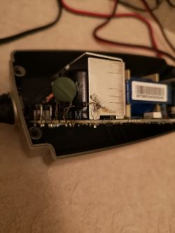 Ctek MXS 7.0 - Oderwany element od płyty, poszukiwanie miejsca montażu