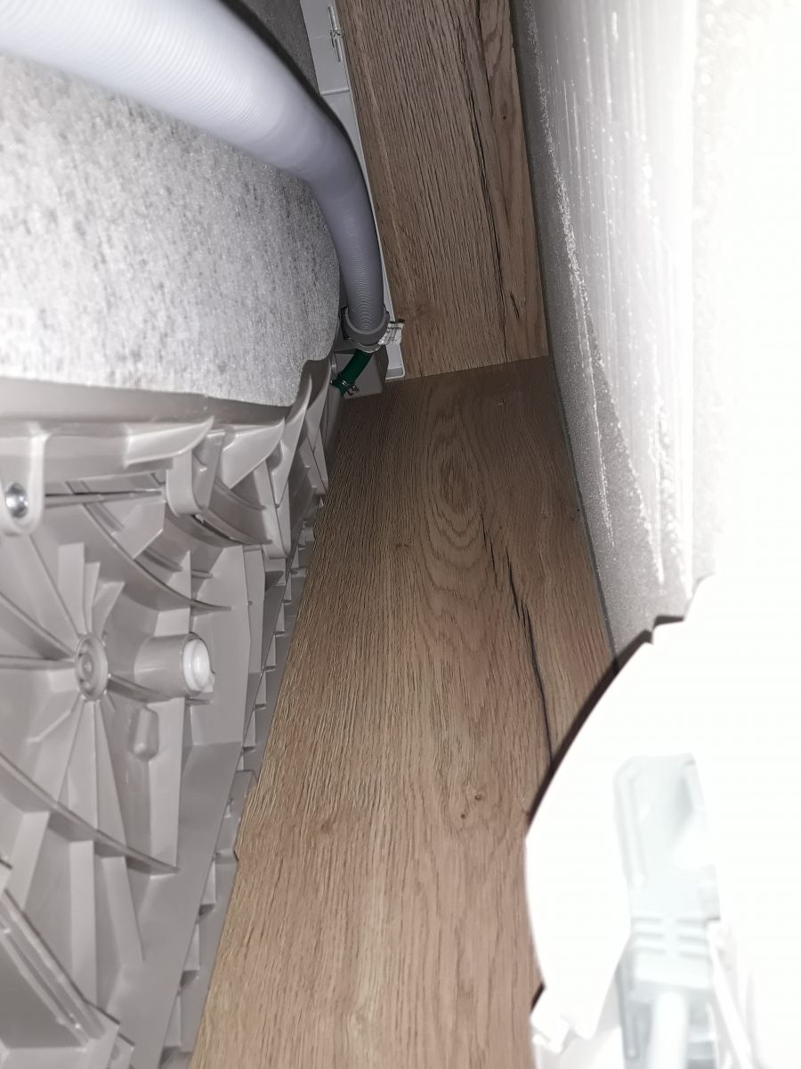 Suszarka Electrolux EW8H458BP - Podłączona do odpływu, ale komunikuje "opró