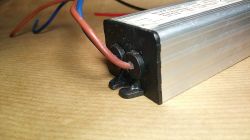 Prosto z warsztatu cz. 2. Zasilacze zewnętrznych lamp oświetleniowych LED dużej mocy i klasy IP65