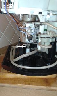 Krups ea8005 cieknie przez obudowe zamiast robić kawe Krups ea8005 cieknie przez obudowe zamiast robić kawe