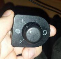 Jak podłączyć kable do układu regulacji lusterek w Golf IV?