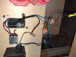 Instalacja elektryczna z otwartymi przewodami
