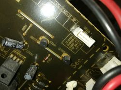 Denon AVR-1513 nie reaguje po zwarciu pinów na płycie zasilacza