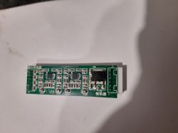 Audi A4B7 - Chińskie NAVI głośniki tył i sub cicho grają... jest winowajca