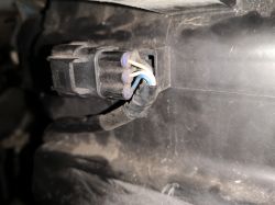 Podłączenie reflektorów LED w Toyocie Land Cruiser 150 - przeróbka na wersję Prado