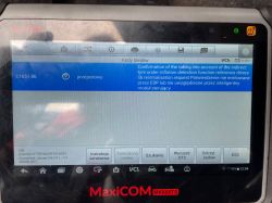 Czytnik diagnostyczny wyświetlający błąd C1651 86 w Citroënie C4 Cactus