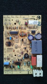 Whirlpool ADP 4546 - Uszkodzony triak T4 0560 i rezystory R043 i R042