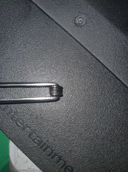 PS3 Super Slim - Wyłącza się po sekundzie, uszkodzony element obok taśmy