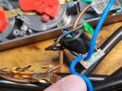 Inside the surge protector strip and USB power supply test - SFS133 Defender Surge Protector