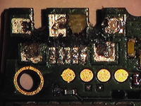 Niezależna ekspertyza uszkodzenia portu USB w Nokia E7-00 po serwisie Regenersis