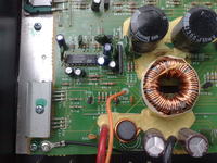 Wzmaniacz SOUNDWAVE BO300 - 2 x 15A, jak zmostkować?