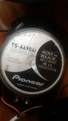 Głośniki Piooner TS-A6904i Potrzebują wzmacniacza ?
