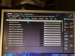Zrzut ekranu BIOS z ustawieniami Ai Tweaker i parametrami DRAM.