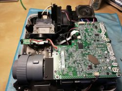Nec VE281X - projektor hałasuje, traci kolory i wyłącza się po 10 minutach