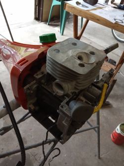 Husqvarna 345RX 343R - Wymiana cylindra z tłokiem.