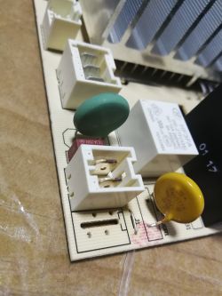Suszarka Beko WDX8543130B - PCB martwe bez zasilania