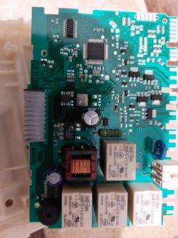 Bosch SGV4613 - nabiera wody tylko do płaszcza i przechodzi w tryb mycia