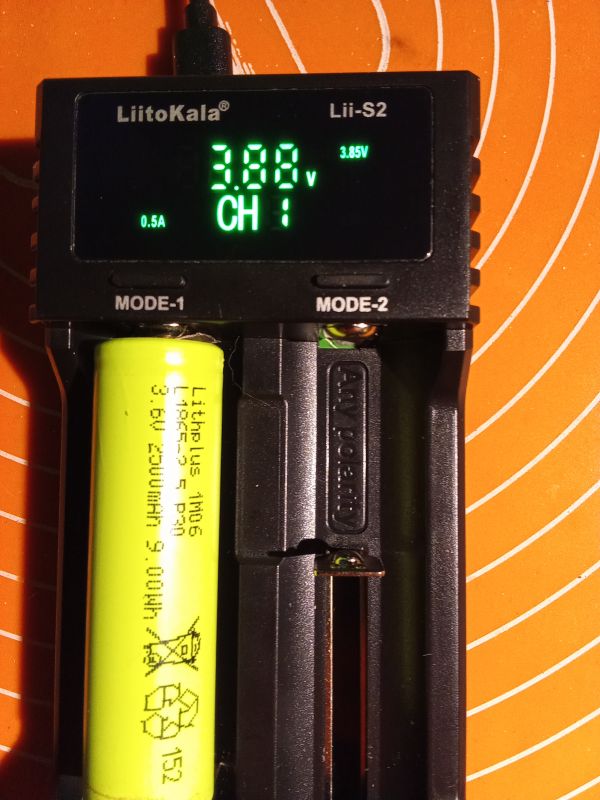 LiitoKala Lii-S2 - Ładowarka akumulatorów dla każdego. Krótki opis, dużo zdjęć.