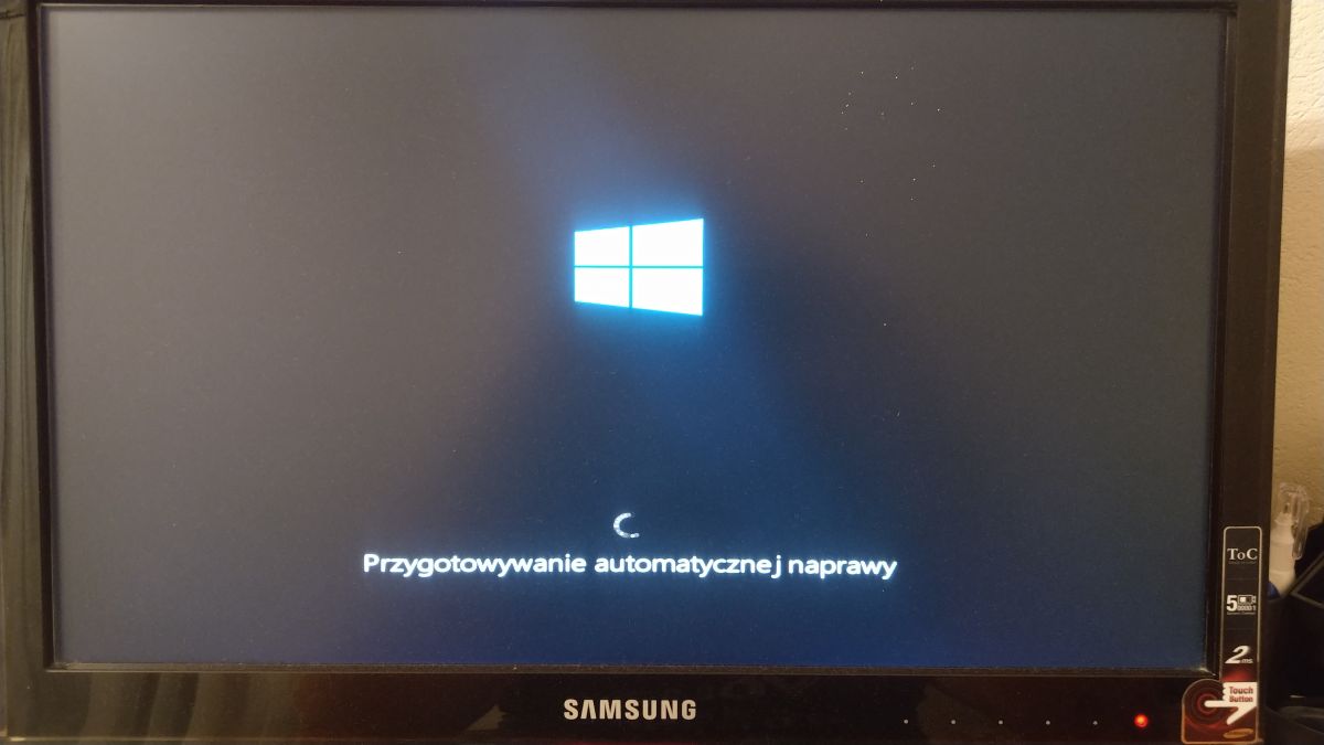 Windows 10 zawiesza się na ekranie przygotowywanie automatycznej naprawy