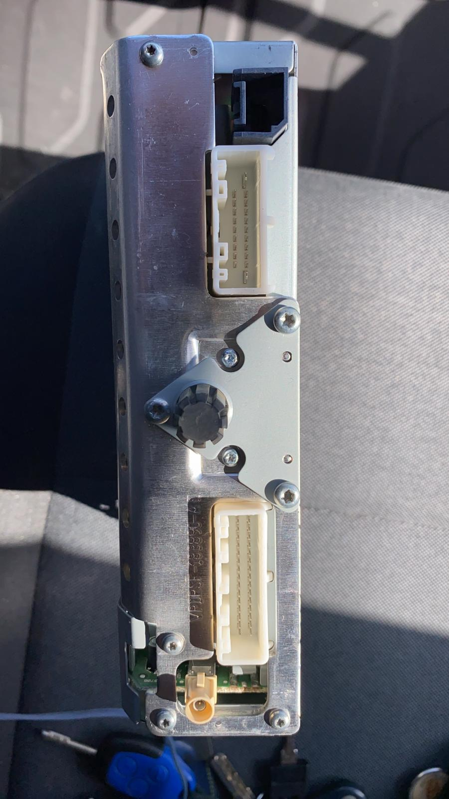 [Solved] Renault Master 2018: Replacing Visteon R&Go Radio with