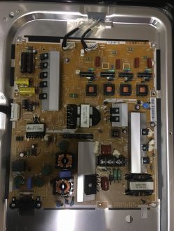 Samsung UE46D6750WS - pasek w górnej części ekranu, miganie tv szczególnie na HD Samsung UE46D6750WS - pasek w górnej części ekranu, miganie tv szczególnie na HD