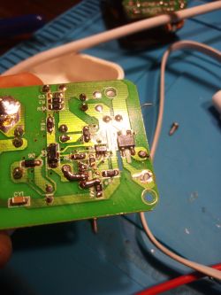 Uklad SMD 5 pin 72d8m - prosba o identyfikacje ukladu