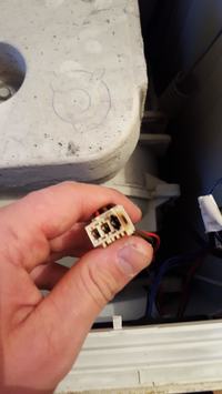 Hotpoint WML720 - się nie włącza i świeci czerwona dioda od drzwiczek Hotpoint WML720 - się nie włącza i świeci czerwona dioda od drzwiczek