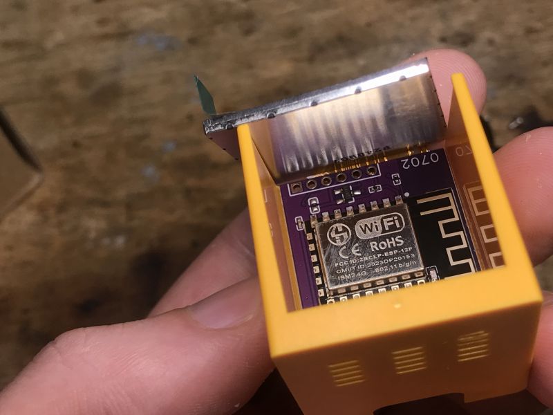 ESP8266-WiFi-Modul im Inneren von SmallTV-Ultra Nahaufnahme des Inneren des SmallTV-Ultra-Geräts mit dem ESP8266-WiFi-Modul.