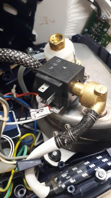 Steam station - Philips GC9630 / 20 - does not give steam, does not respond to t