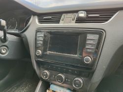 Octavia 3, System Android JUNSUN - Gdzie podłączyć czarną, czteropinową wtyczkę? Żółta czy różowa?