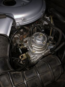 Mercedes W124 2.0 gaźnik Pierburg 175 CD: Trudności z odpalaniem po 15 min postoju, przyczyna?