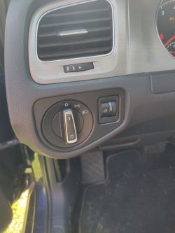 VW Golf 7 z USA - włączanie świateł przeciwmgiełnych, przeglądy i zmiana przełącznika