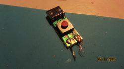 Jak naprawić włącznik od mechanizmu migającego w butach sportowych?