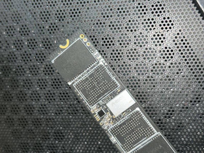 Gigabyte Gen4 4000E 1TB PS5021-E21T UART pad ID after KB5063878 brick