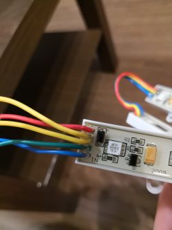 Jak podłączyć taśmę 6 pionowa RGB WW do sterownika RGBW? Jak podłączyć taśmę 6 pionowa RGB WW do sterownika RGBW?