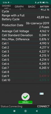 Zrzut ekranu z aplikacji do zarządzania baterią, pokazujący napięcia poszczególnych ogniw.