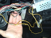 CLARION DXZ578RUSB - Po starcie silnika przerywa granie.