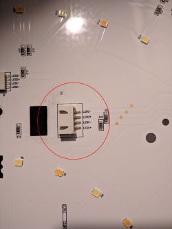 Jak naprawić lampę sufitową LED?