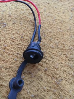 Zamiana gniazda ładowania w hulajnodze Xiaomi M365 - czy to możliwe?