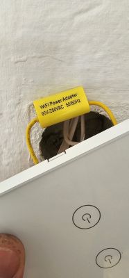 Włącznik dotykowy WiFi - żyrandol dyskoteka po podłączeniu, jak rozwiązać?