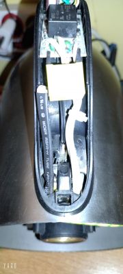 View of the interior of a Hoffek AK3502 kettle with visible electrical components.