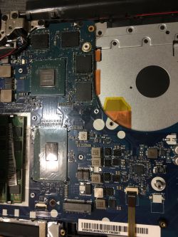 Lenovo Y700-15ISK nie reaguje - czy to wina spięcia podczas burzy?