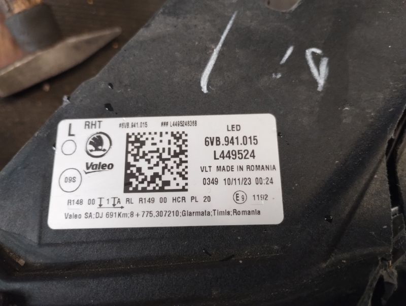Etykieta informacyjna lampy przedniej LED Valeo 6VB.941.015 do Skody Fabii IV.