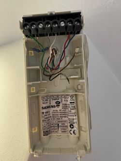Czujka Siemens IR100B powoduje fałszywe alarmy - wina centralki czy samej czujki?