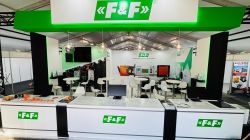 Stoisko wystawowe F&amp;F z elektroniką i automatyką przemysłową na targach ENERGETAB 2025